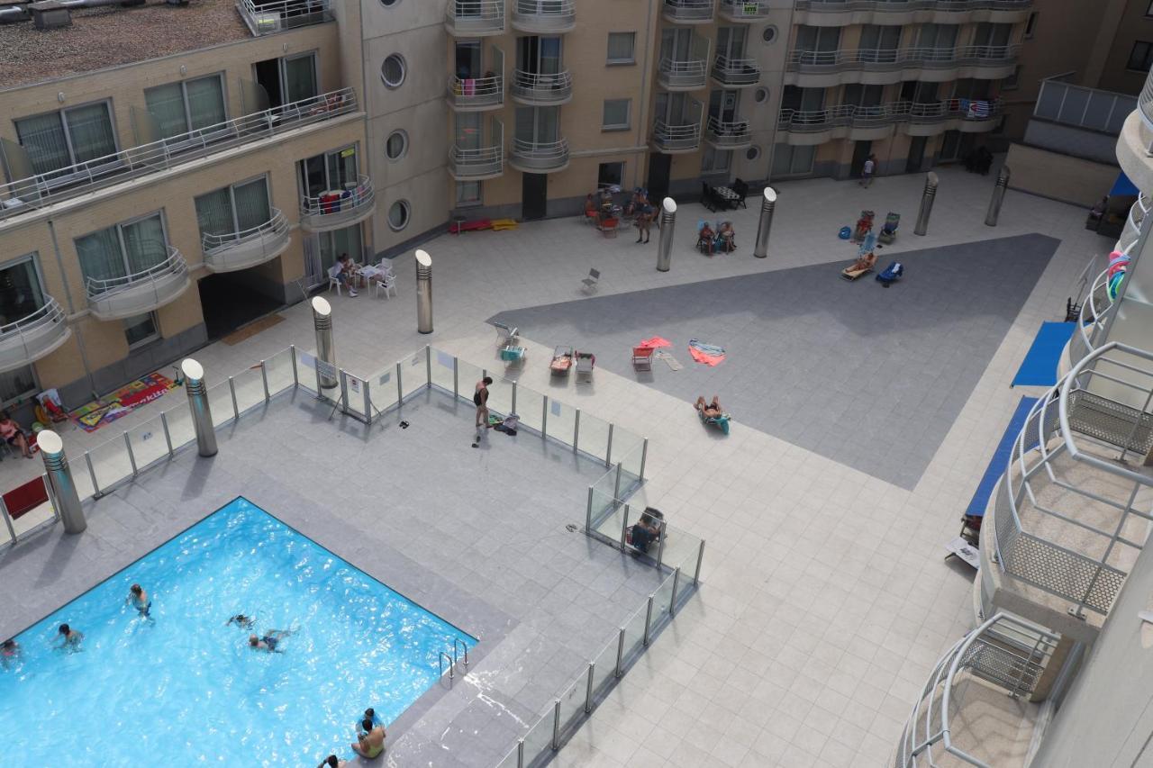Appartement Met Zeezicht En Verwarmd Zwembad Ostende Extérieur photo