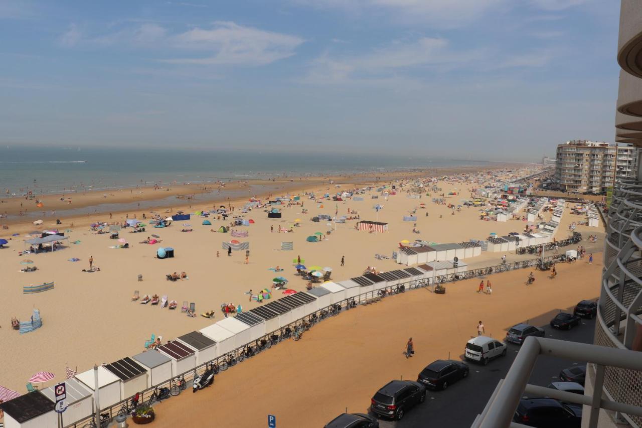 Appartement Met Zeezicht En Verwarmd Zwembad Ostende Extérieur photo