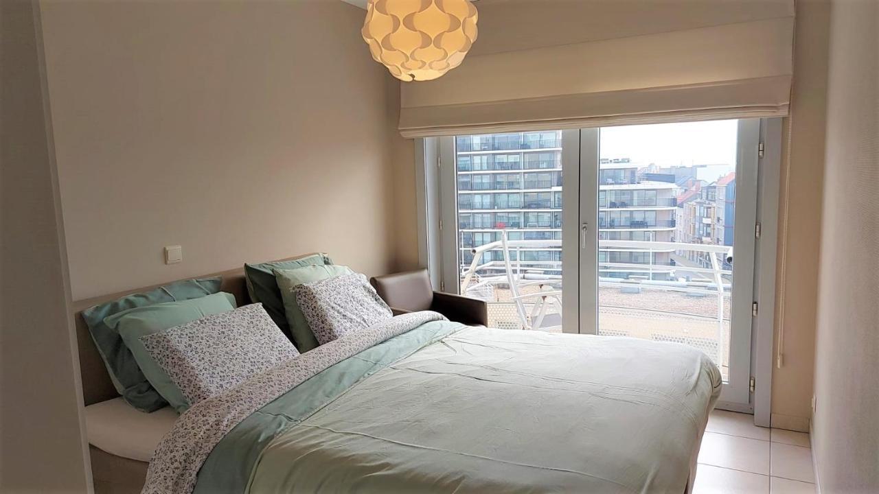 Appartement Met Zeezicht En Verwarmd Zwembad Ostende Extérieur photo