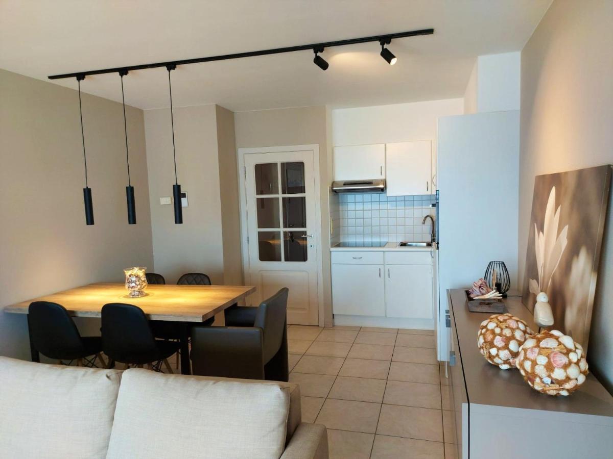 Appartement Met Zeezicht En Verwarmd Zwembad Ostende Extérieur photo