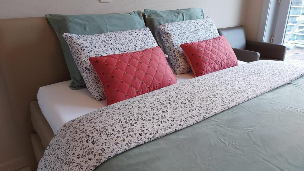 Appartement Met Zeezicht En Verwarmd Zwembad Ostende Extérieur photo